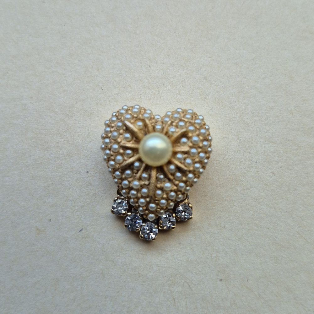 Vintage Hattie Carnegie Heart Brooch - Picture 5 of 5